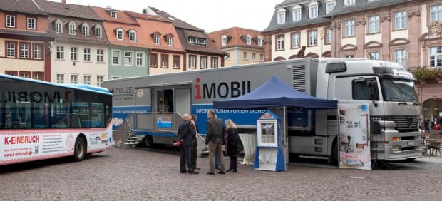 pol bus 620x282 - Keine Chance für Einbrecher – Polizei berät am Alten Messplatz