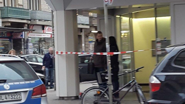 IMG 6555 620x349 - Fahndung: Sparkassenfiliale in der Mittelstraße überfallen