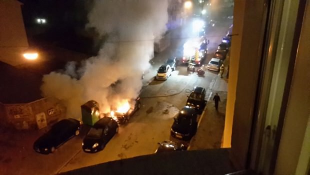 brand gartenfeldstrasse img 0410 620x349 - Glascontainer und mehrere Fahrzeuge ausgebrannt (Update!)