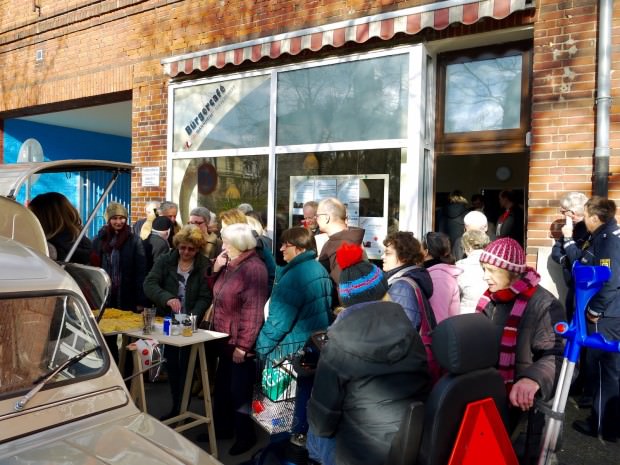 Großes Interesse löste die Eröffnung des neue Bürgercafés in Wohlgelegen aus | Foto: Neckarstadtblog