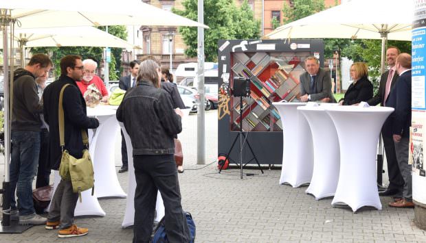 Pressekonferenz auf dem Neumarkt in Neckarstadt-West | Foto: Stadt Mannheim / Thomas Tröster