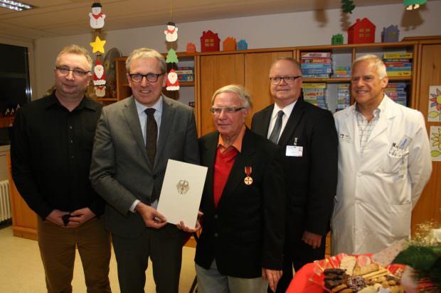 img 9588 620x413 - Verdienstmedaille für "Märchenerzähler" Günter Meder