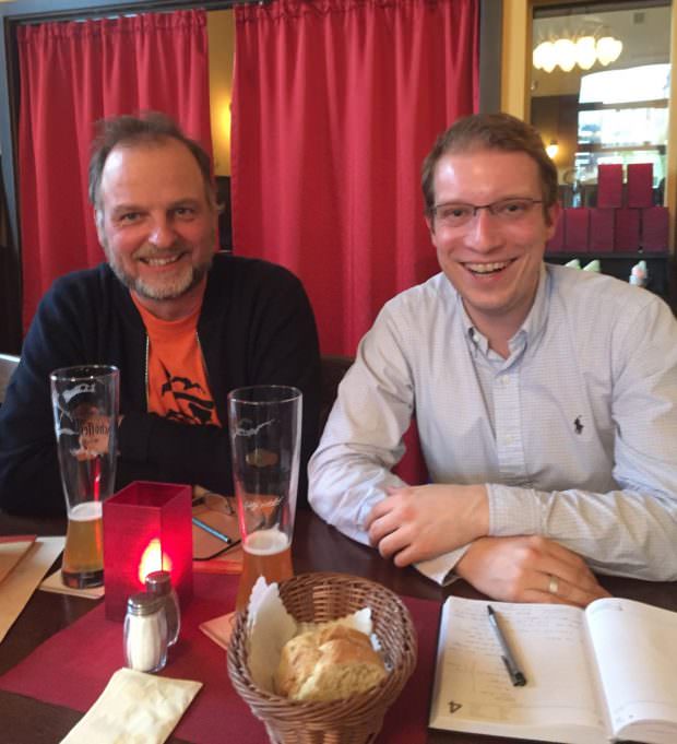 Ralf Philipp (l.) im Gespräch mit Christian Stalf (r.) über die Arbeit der Geschichtswerkstatt Neckarstadt | Foto: CDU Neckarstadt