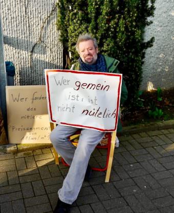 Walter Günderoth prägte einige Slogans im Protest gegen politische Ungerechtigkeit. Einer davon war "Wer gemein ist, ist nicht nützlich" | Foto: M. Schülke 