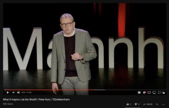 Oberbürgermeister Dr. Peter Kurz bei den TEDx Talks in Mannheim | Screenshot: YouTube/TEDx
