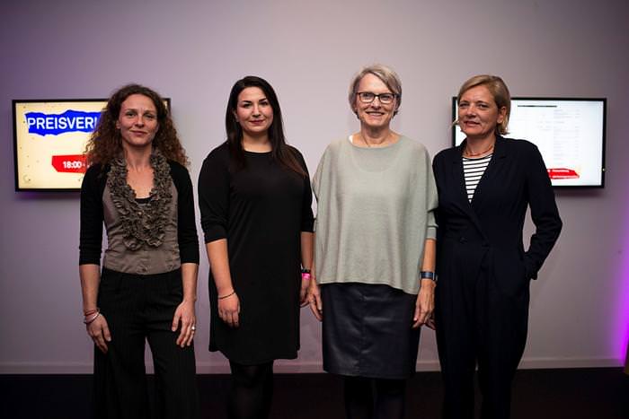 Die Veranstalterinnen von "Girls go Movie" 2018 (v.l.): Dr. Kathrin Lämmle (Projektleiterin), Elina Brustinova (Vorstand, Stadtjugendring Mannheim e.V.), Bürgermeisterin Dr. Ulrike Freundlieb und Ruth Hutter (Künstlerische Leiterin) | Foto: Girls go Movie