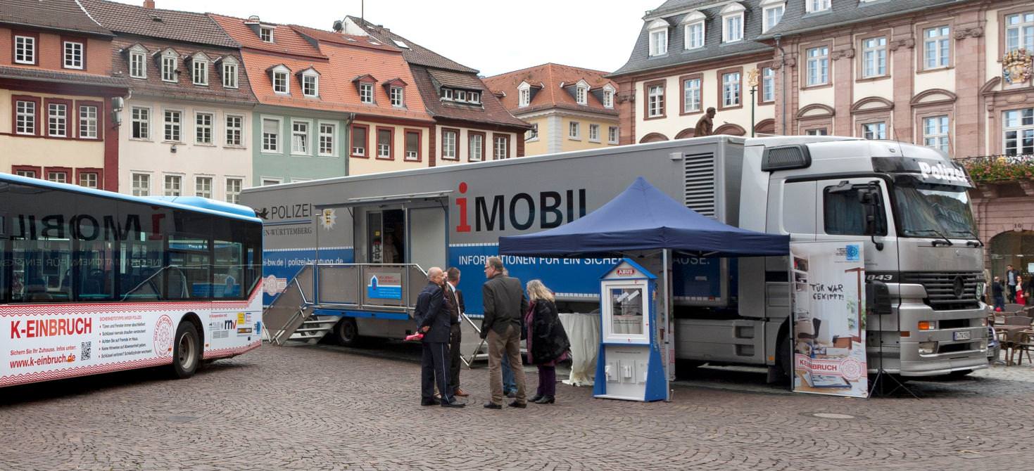 pol bus - Keine Chance für Einbrecher – Polizei berät am Alten Messplatz