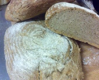 10906462 620519988054714 6741195539876849456 n 340x273 - Abendbrot im Caf&eacute; Pfau