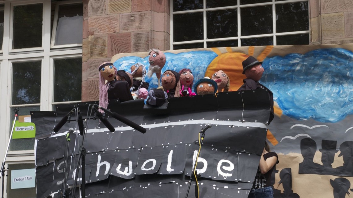 Noch schien die Sonne über dem Eriessee-Dampfer im Hof der Humboldtschule | Foto: M. Schülke