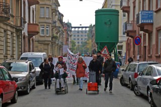 Über ein Jahr mussten die Mieter in der Kobellstraße 19-21 im Dunkeln hausen