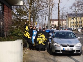 p1030405 m 320x240 - Protest eskaliert in GBG-Zentrale