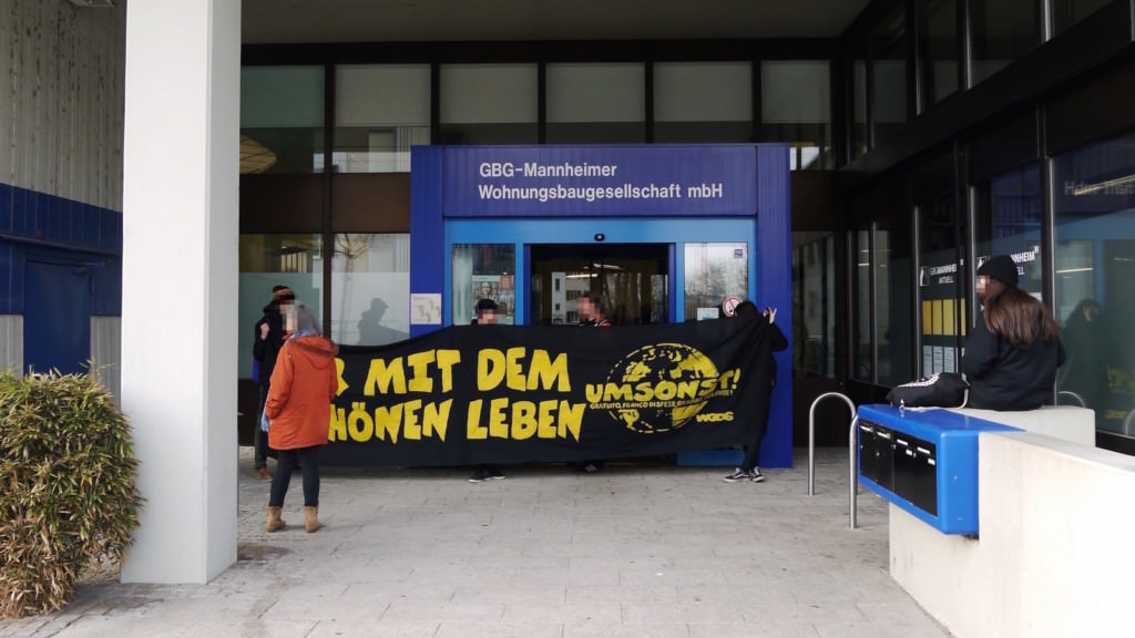 Machten auf den Verlust von 128 günstigen Wohnungen in Neckarstadt-Ost aufmerksam | Foto: M. Schülke