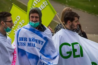 besser unbequem 04 320x213 - Fotostrecke: "Besser unbequem" – Warnstreik der ver.di Jugend