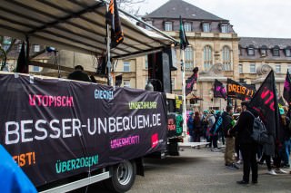 besser unbequem 09 320x213 - Fotostrecke: "Besser unbequem" – Warnstreik der ver.di Jugend