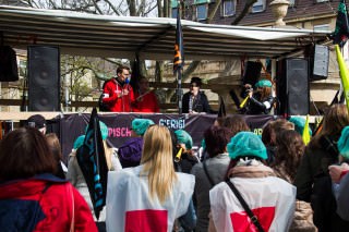 besser unbequem 13 320x213 - Fotostrecke: "Besser unbequem" – Warnstreik der ver.di Jugend