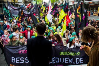 besser unbequem 28 320x213 - Fotostrecke: "Besser unbequem" – Warnstreik der ver.di Jugend