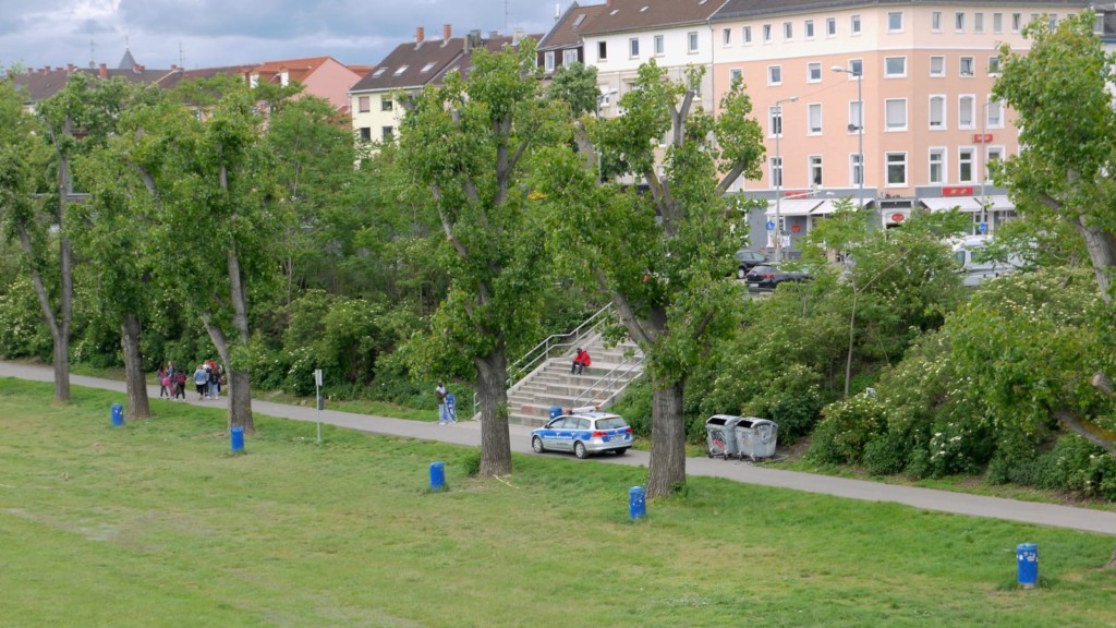Der Kommunale Ordnungsdienst der Stadt Mannheim fährt Patrouille am Neckarufer | Foto: Neckarstadtblog