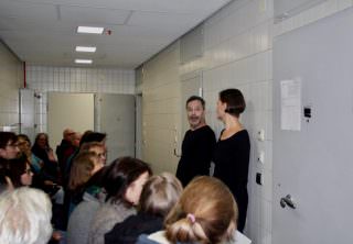 Coralie Wolff und Boris Ben Siegel lasen "Die Akte Heinrich Habitz". Als Transsexuelle Liddy Bacroff wurde sie von den Nationalsozialisten ermordet | Foto: Ruth Fanderl