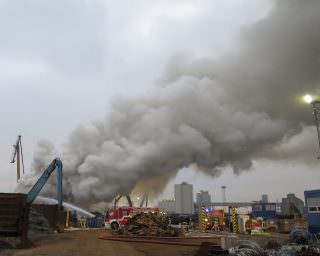 Großbrand bei Recyclingunternehmen | Foto: Stadt Mannheim