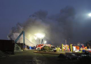 Großbrand bei Recyclingunternehmen | Foto: Stadt Mannheim