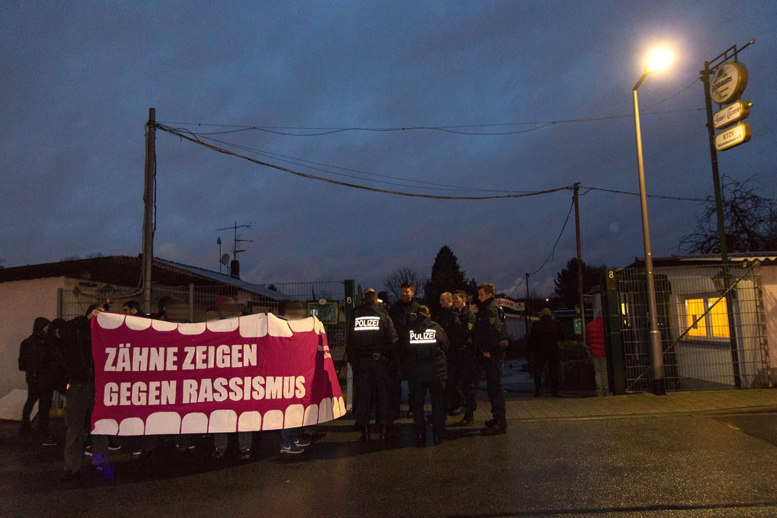 Kundgebung des Offenen Antifa Treffen vor dem Kleintierzüchterverein | Foto: CKI
