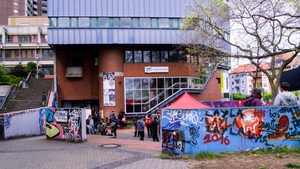 Im Jugendkulturzentrum forum trafen sich wieder einmal Buchbegeisterte und Anarchisten zum Austausch über Politik und Leben | Foto: Isabel Dehmelt