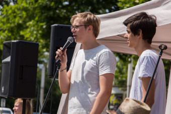 schulerkundgebung 03 cki 340x227 - "Together we stand": Schülerkundgebung auf dem Alten Messplatz