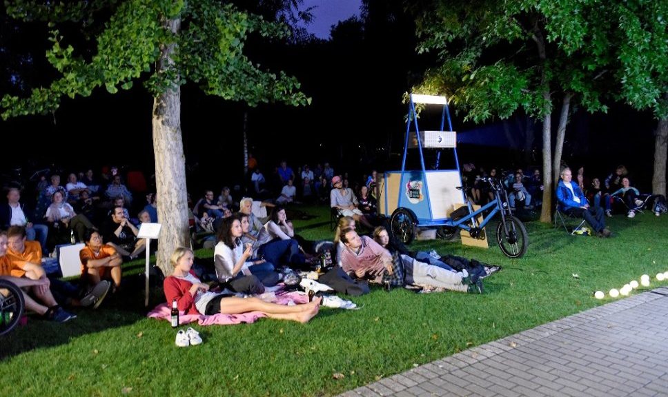 Das VRN Mobile Cinema (Symbolbild, hier im Luisenpark) | Foto: Stadt Mannheim, Thomas Tröster