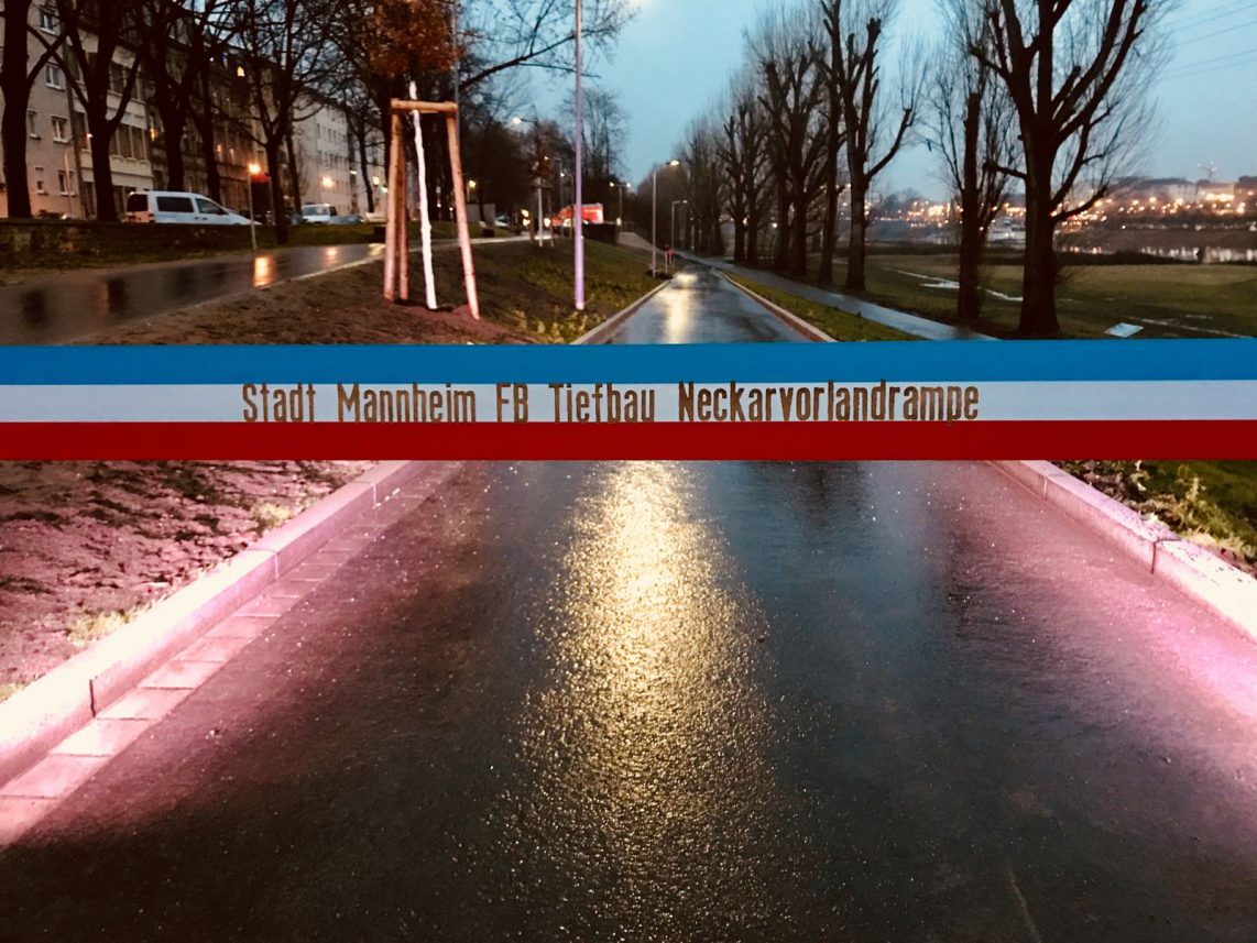 einweihung_neckarvorlandrampe_2017-12-21 Dieses Band war die letzte Barriere, die Dammstraße und Neckarufer noch trennte | Foto: Stadt Mannheim