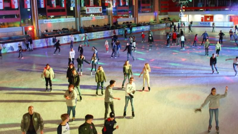 Buntes Treiben bei der Eisdisco | Foto: Stadt Mannheim / Markus Prosswitz