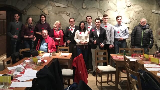 spd-ov-neckarstadt-west-02-2018 v.l.n.r. Beisitzer Christian Kreklau, Miriam Duttweiler, Paul Wenzel, Kassierer Lothar Busold, stellv. Vorsitzende Carola Kremer, Vorsitzender Thomas Meier, Schriftführerin Hanh Kaschlaw, Beisitzer Martin Hoffmann, Nabil Al-Azki, Alexander Schreiber, Stellv. Jacob Waiß, Revisor Peter Nowak | Foto: SPD Neckarstadt-West