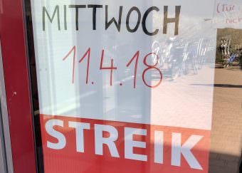 Streikankündigung an der Tür einer städtischen Einrichtung | Foto: M. Schülke