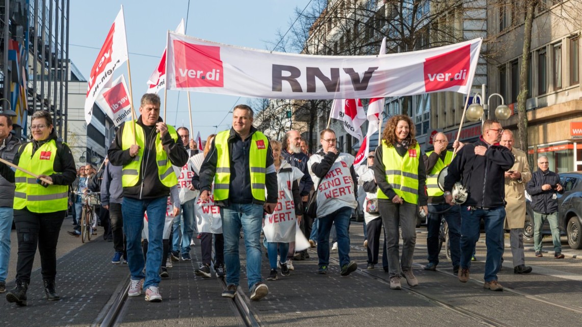 ver.di warnstreik 18 e1602747139957 1142x642 - Warnstreik: Busse und Bahnen stehen am Freitag still