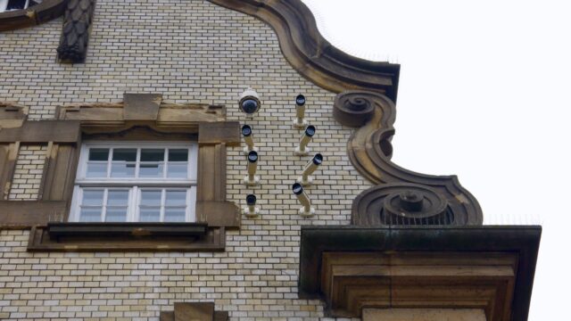videoueberwachung-alter-messplatz-kameras-feuerwache-p1070385 Alle Bürger*innen auf dem Alten Messplatz werden verdachtsunabhängig überwacht | Foto: M. Schülke