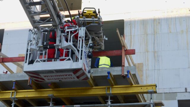 Die Höhenrettung der Feuerwehr musste den Verletzten bergen | Foto: M. Schülke