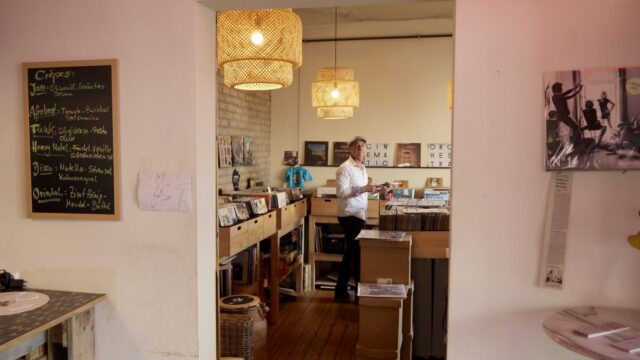 Thomas Matuszek in seinem Plattenladen "zabbermusic" | Foto: M. Schülke