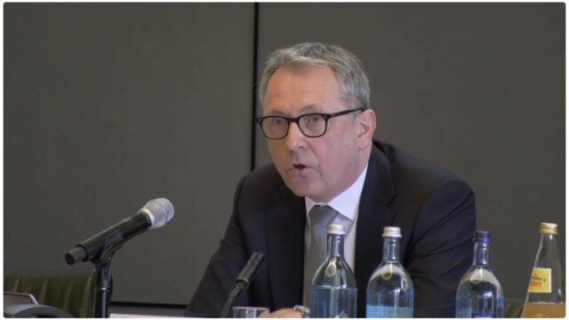 OB Peter Kurz nimmt am 12.03.2019 im Gemeinderat Stellung zur Causa Turley | Screenshot: YouTube / Stadt Mannheim