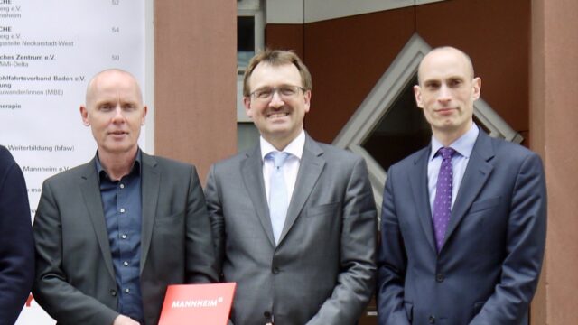 Achim Judt (Geschäftsführer MWSP), Karl-Heinz Frings (Geschäftsführer GBG und MWSP) und Petar Drakul (persönlicher Referent des Oberbürgermeisters) freuen sich über positive Presse. Wird es kritisch, können sie auch mal ärgerlich werden und die Pressefreiheit links liegen lassen | Foto: M. Schülke