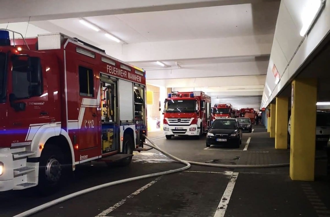 Feuerwehr in der Tiefgarage der Neckaruferbebauung | Foto: privat