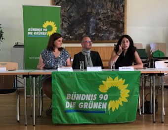 Auf der Pressekonferenz (v.l.n.r.): Leoni Neubauer, Dirk Grunert und Melis Sekmen | Foto: Grüne Mannheim