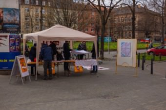 Infostand auf dem Neumarkt | Foto: Ewwe longt's