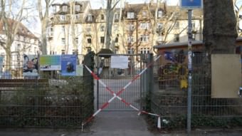 Der Spielplatz aus unserer Stichprobe ist unmissverständlich abgesperrt | Foto: M. Schülke