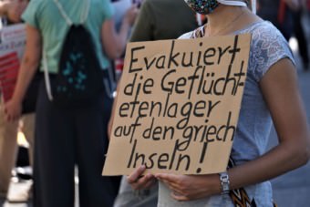 Demo vor der Landeserstaufnahme in der Industriestraße | Foto: Christian Ratz