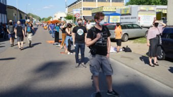 Demo vor der Landeserstaufnahme in der Industriestraße | Foto: Christian Ratz