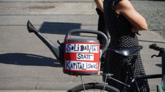 Demo vor der Landeserstaufnahme in der Industriestraße | Foto: Christian Ratz