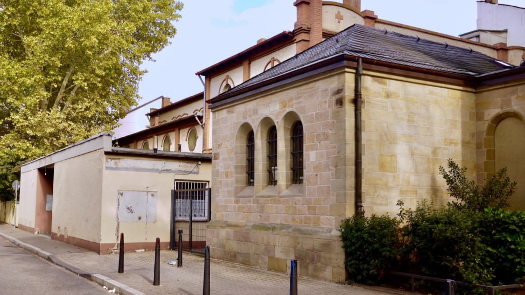 Der Kaisergarten hinter der Herz-Jesu-Kirche soll saniert werden | Foto: M. Schülke