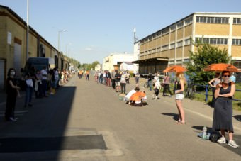 Demo vor der Landeserstaufnahme in der Industriestraße | Foto: Helmut Roos (helmut-roos@web.de)