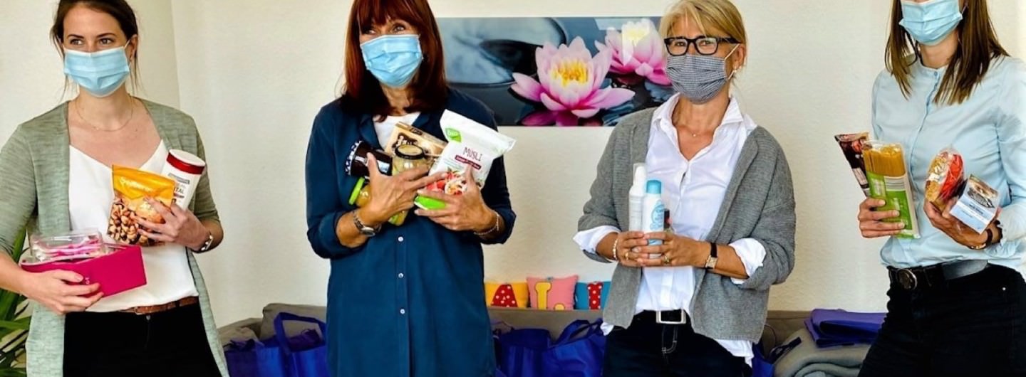 v.l.n.r.: Saskia Sauter (Amalie), die ehrenamtliche Mitarbeiterin Hanne Kerker, Ingrid Bosselmann-Weinland (Lions Club), Julia Wege (Leiterin Amalie) | Foto: Diakonisches Werk Mannheim