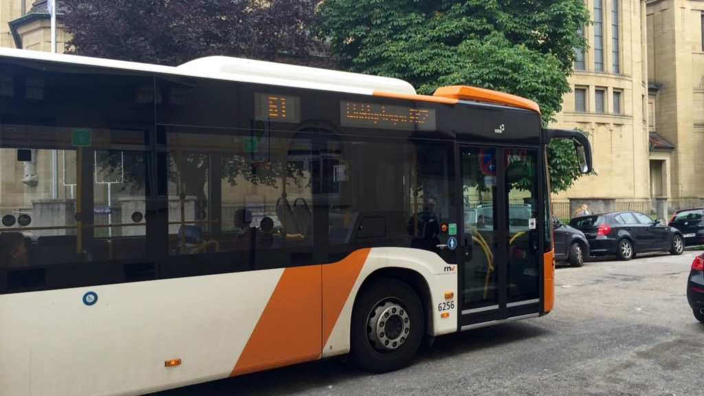 Die Buslinie 61 in der Soironstraße (Archivbild) | Foto: M. Schülke