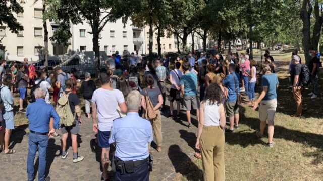 vorstellung-kiosk-dammstr-img_0794 Eingeladen waren die wenigsten, beteiligen auch nicht wirklich. Nur Unmut über die getroffenen Entscheidungen äußern | Foto: M. Schülke